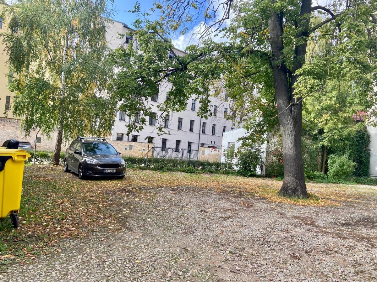 Appartement Elegant In Historical Centre & Free Locked Parking Riga