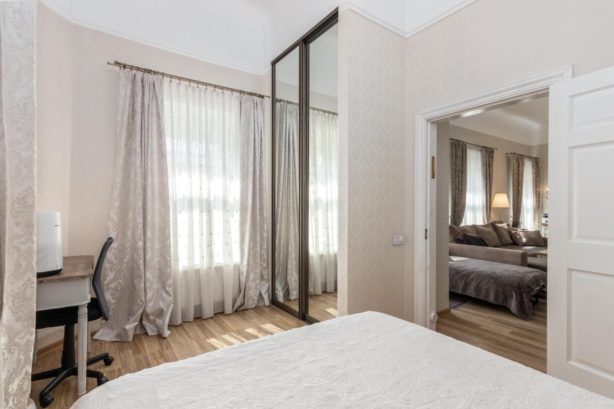 Elegant In Historical Centre & Free Locked Parking Appartement *