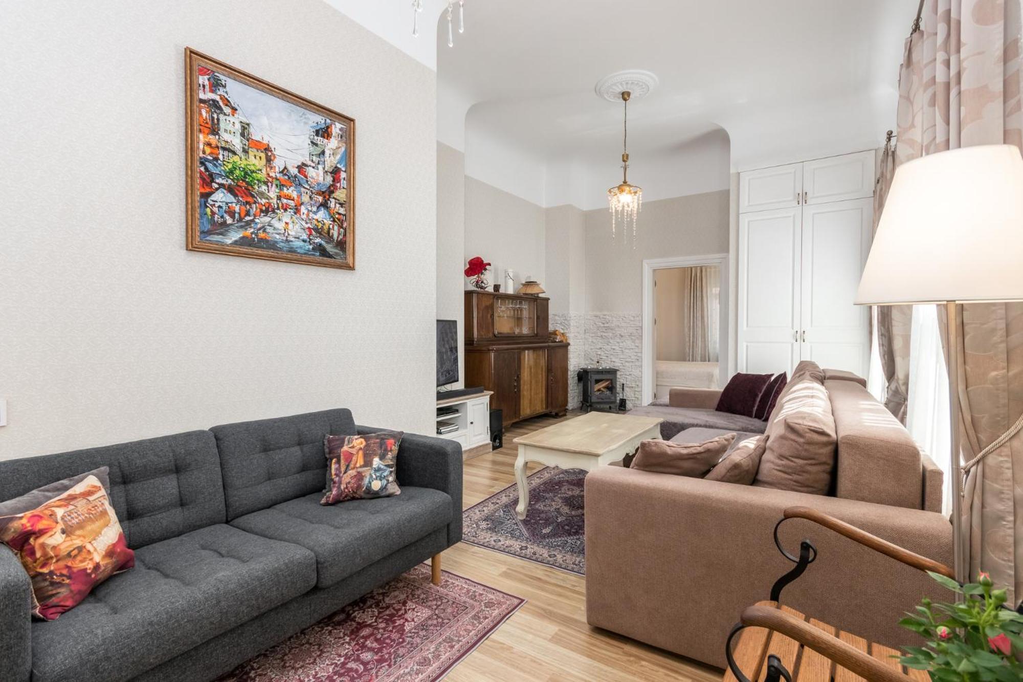 Căn hộ Elegant In Historical Centre & Free Locked Parking Riga